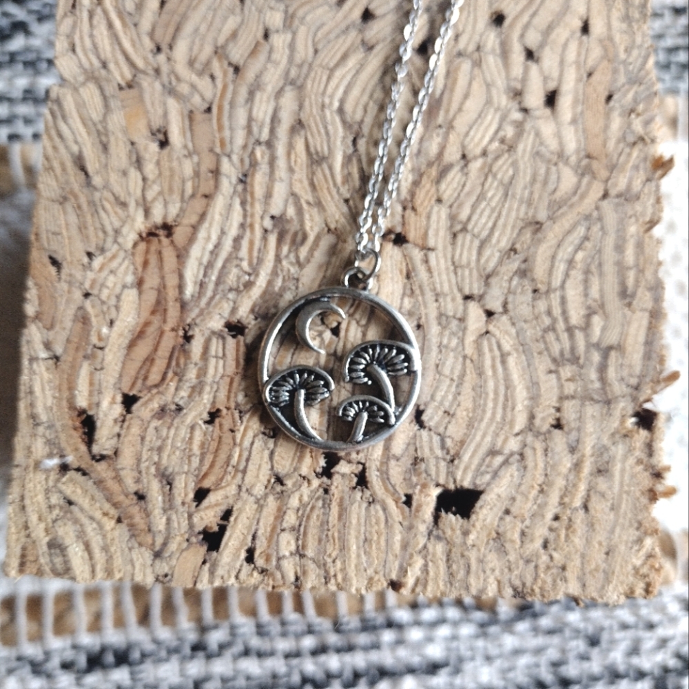 Mushroom Necklace | Silver